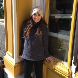 grey sherpa patagonia quarter zip